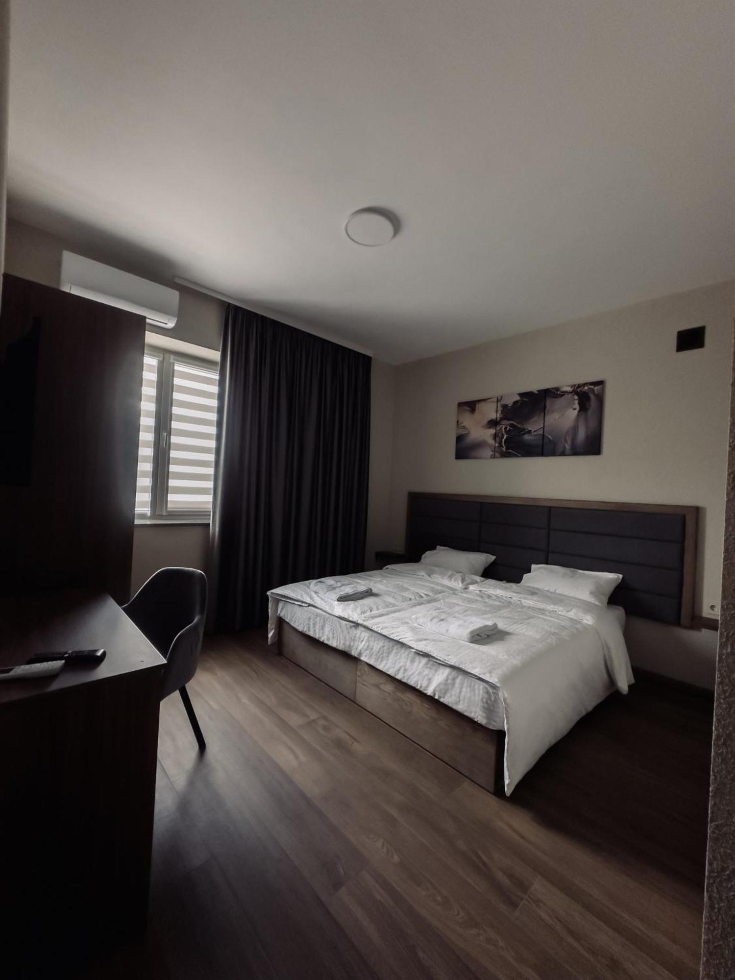 Nesvit Hotel Kiev Exterior foto